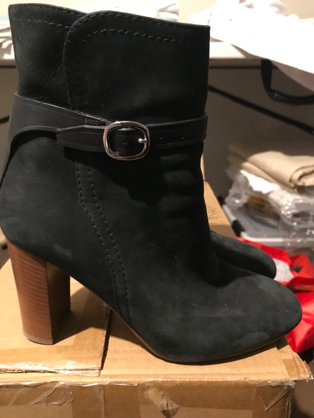 Griciaran Sz 8 Black Suede Bootie, 4” Heel, Stretch panel